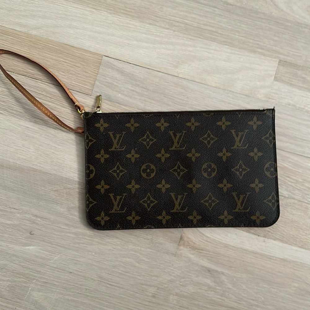 Authentic Louis Vuitton Neverfull pouch